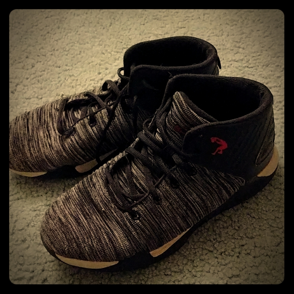 A pair of shaqs